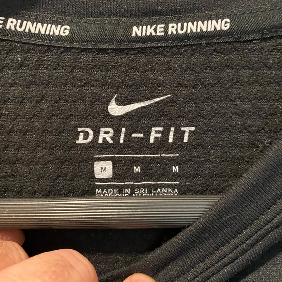 Men’s long sleeve Dri fit running size medium - Picture 3 of 3